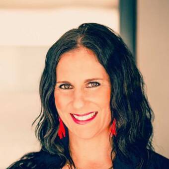 次のアバター： Megan