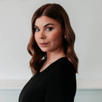 次のアバター： Lauren