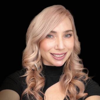 次のアバター： Felicia