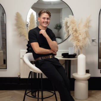 The avatar of Ashton