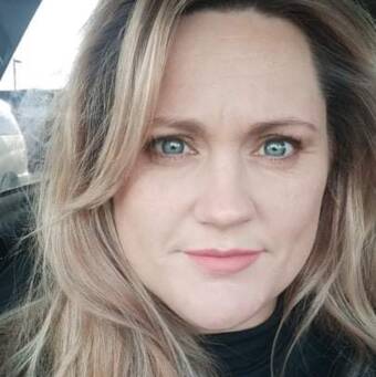 次のアバター： Sarah