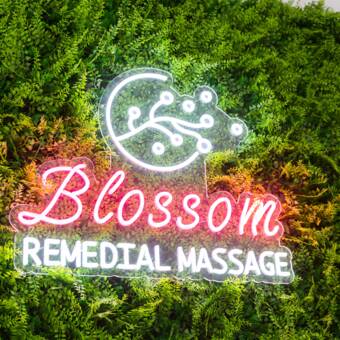 次のアバター： Jeena