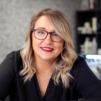 The avatar of Debbie