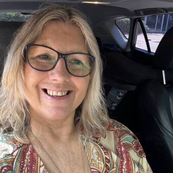 The avatar of Debbie