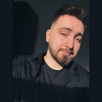 The avatar of Daniel