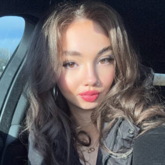 الصورة الرمزية لـ Emily