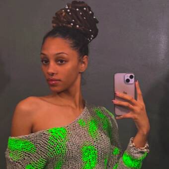 The avatar of Andrika