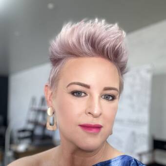 The avatar of Amanda