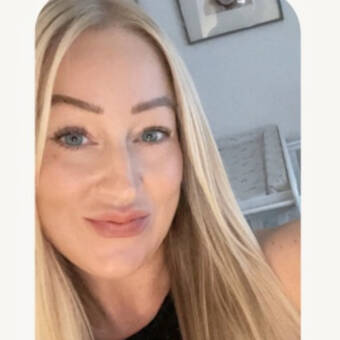 次のアバター： Emma