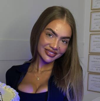 Henkilön Izzey avatar