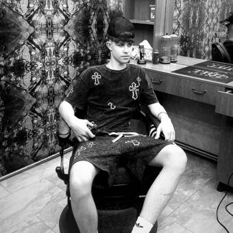 次のアバター： Aris