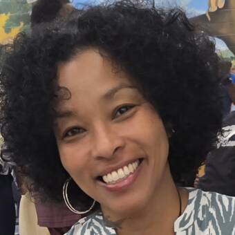 次のアバター： Gina