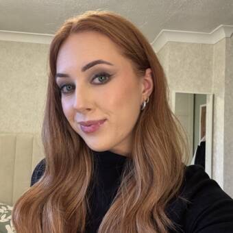 الصورة الرمزية لـ Libby