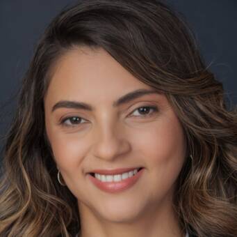 次のアバター： Claudia