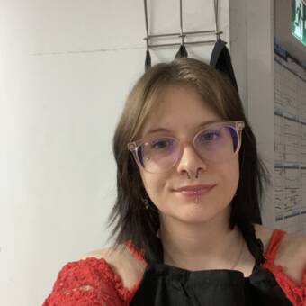 次のアバター： Emmy