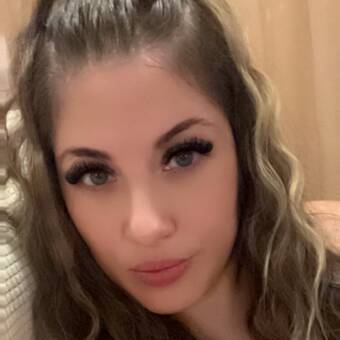 次のアバター： Carolina