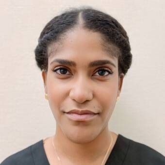 次のアバター： Evelin