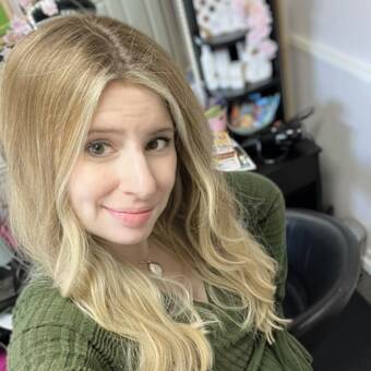 The avatar of Courtney