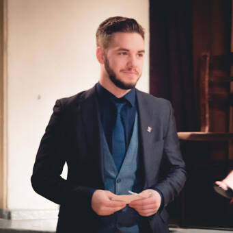 次のアバター： Normunds