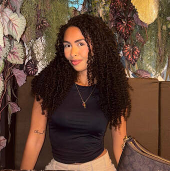 الصورة الرمزية لـ Lucia