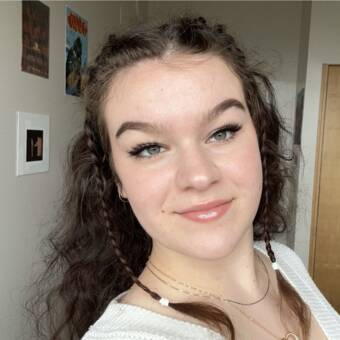 The avatar of Robyn