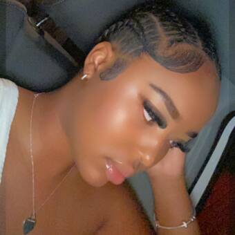 The avatar of Courtnie