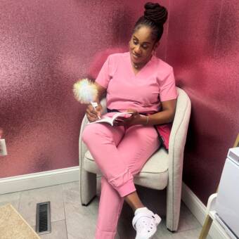 The avatar of Nicole