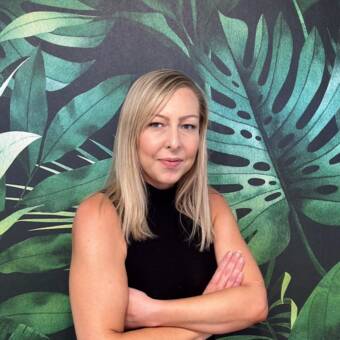 次のアバター： Sarah