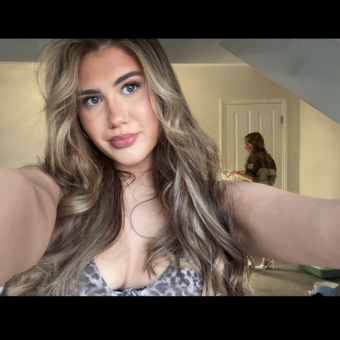 The avatar of Lily-Louise