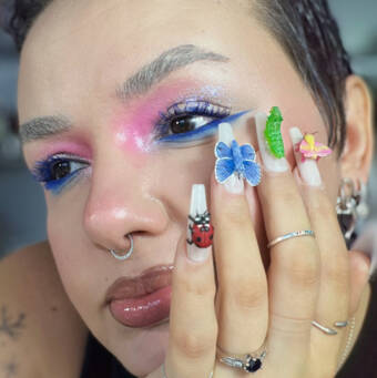 الصورة الرمزية لـ Mihaela