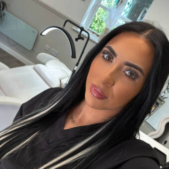 الصورة الرمزية لـ Aysha