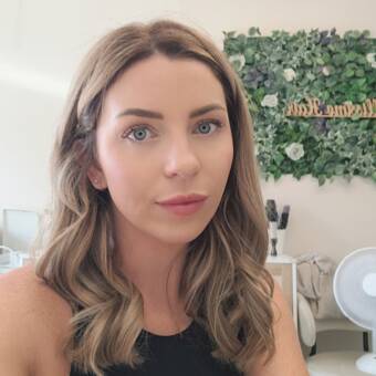 次のアバター： Leigh