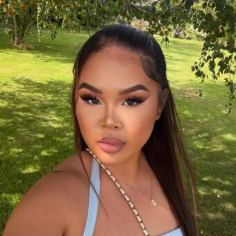 The avatar of Michelle