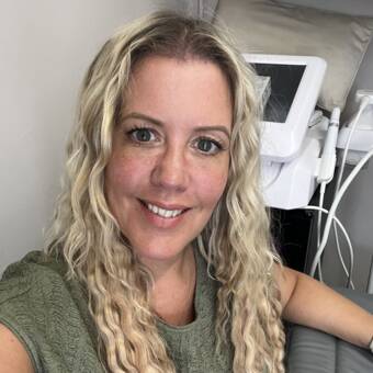 次のアバター： Sarah