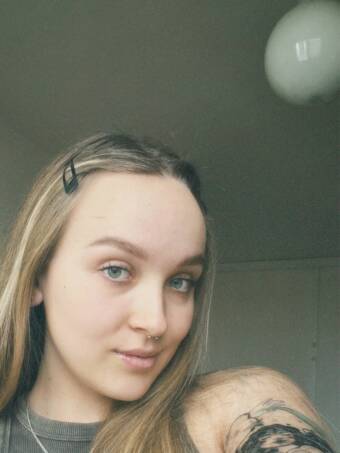 次のアバター： Sofia