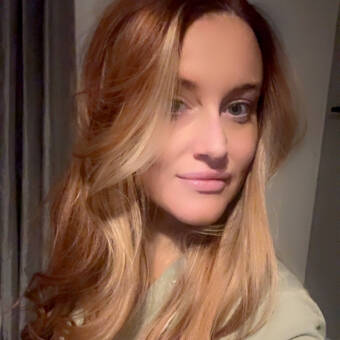 The avatar of Nicole