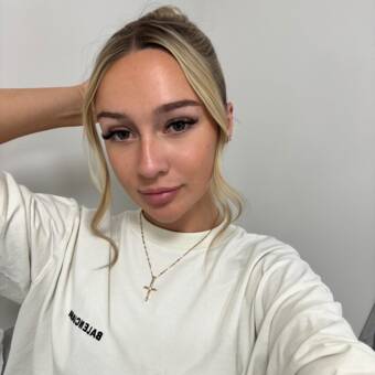 The avatar of Amelia