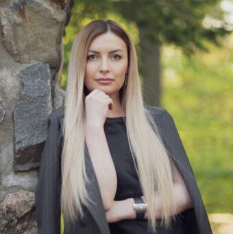 الصورة الرمزية لـ Varvara