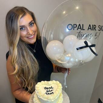 The avatar of Lauren