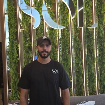 次のアバター： Nabil