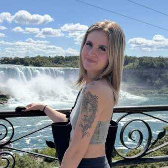 HANNAHpseudoportretas