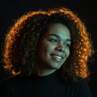 次のアバター： Karine