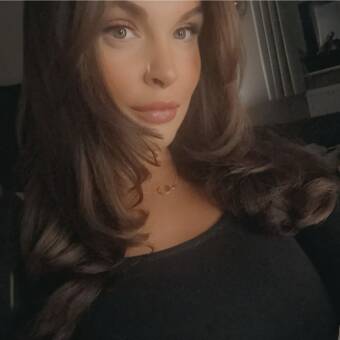 The avatar of Lauren