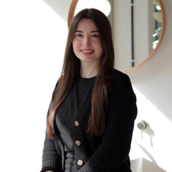 The avatar of Ashley