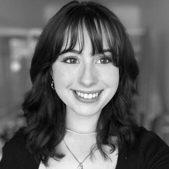 次のアバター： Sophia