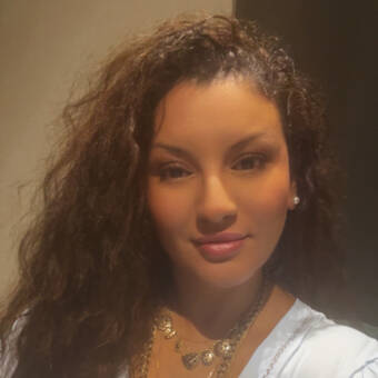 次のアバター： Colombe