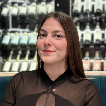 الصورة الرمزية لـ Melania