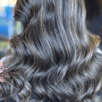 次のアバター： Tegan