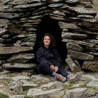 次のアバター： Rebecca