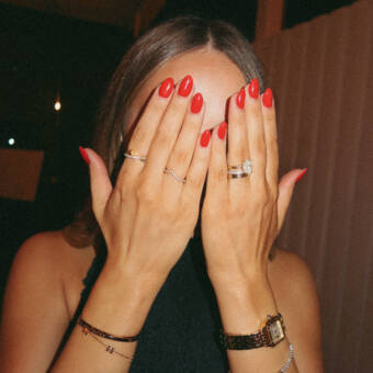 次のアバター： Narcisa